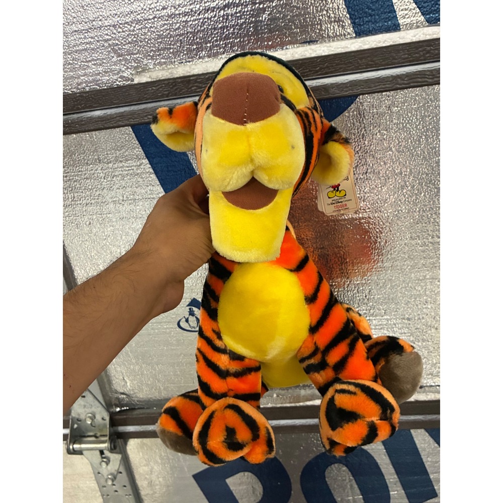 Vintage Disney Tigger Plush Winnie the Pooh Disneyland Walt Disney World NWT